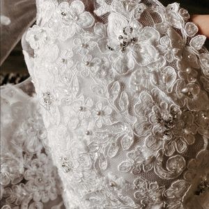 Wedding Lace Applique Illusion Crepe Bridal Dress